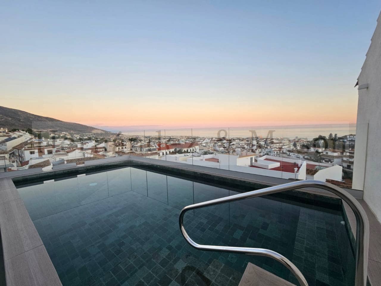 2 sovrum Lägenhet att hyra i Benalmadena med pool garage - 1 450 € (Ref: 9400374)