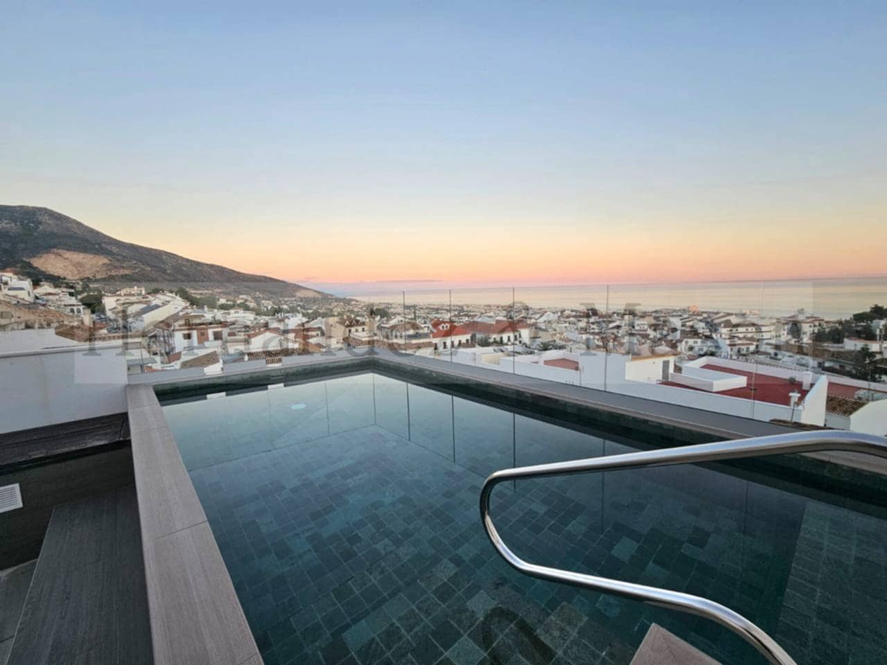 2 sovrum Lägenhet att hyra i Benalmadena med pool garage - 1 450 € (Ref: 9400374)