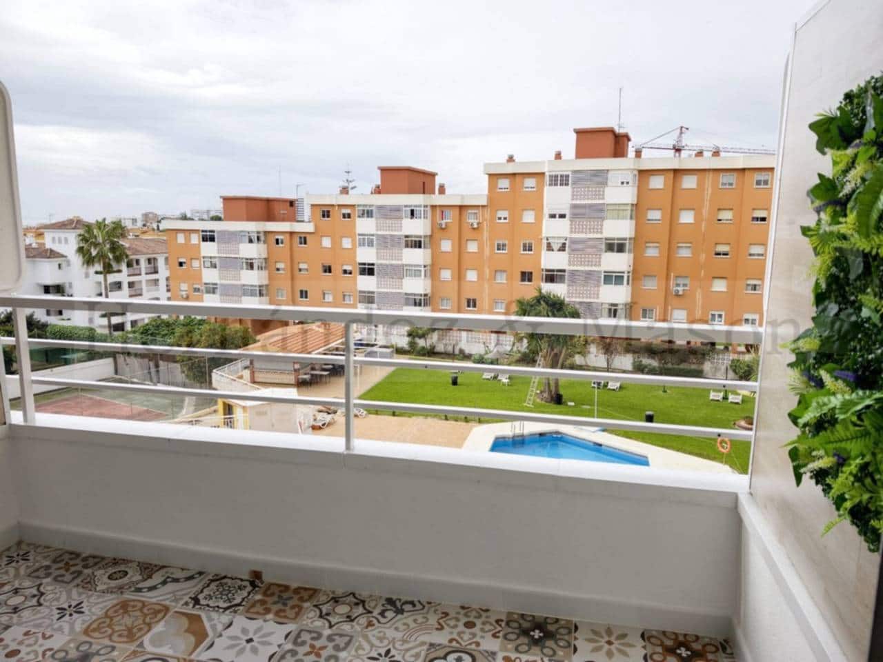 Leilighet til salgs i Torremolinos med svømmebasseng - € 168 000 (Ref: 9530258)
