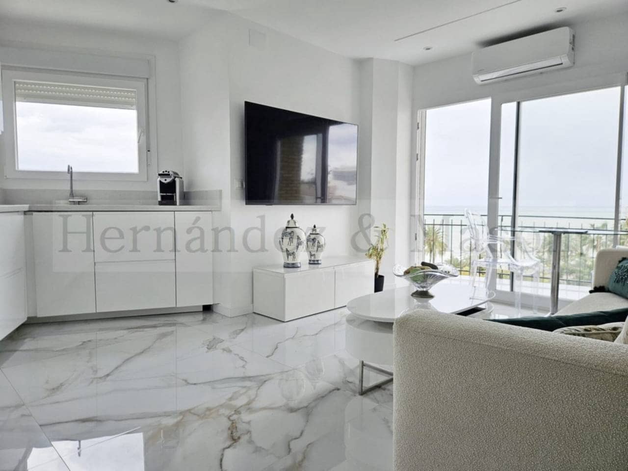 1 bedroom Apartment for sale in Benalmadena with pool - € 320,000 (Ref: 9625148)