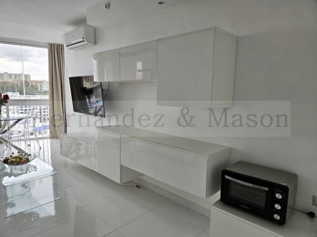 Studio till salu i Benalmádena med pool garage - 239 000 € (Ref: 9625149)