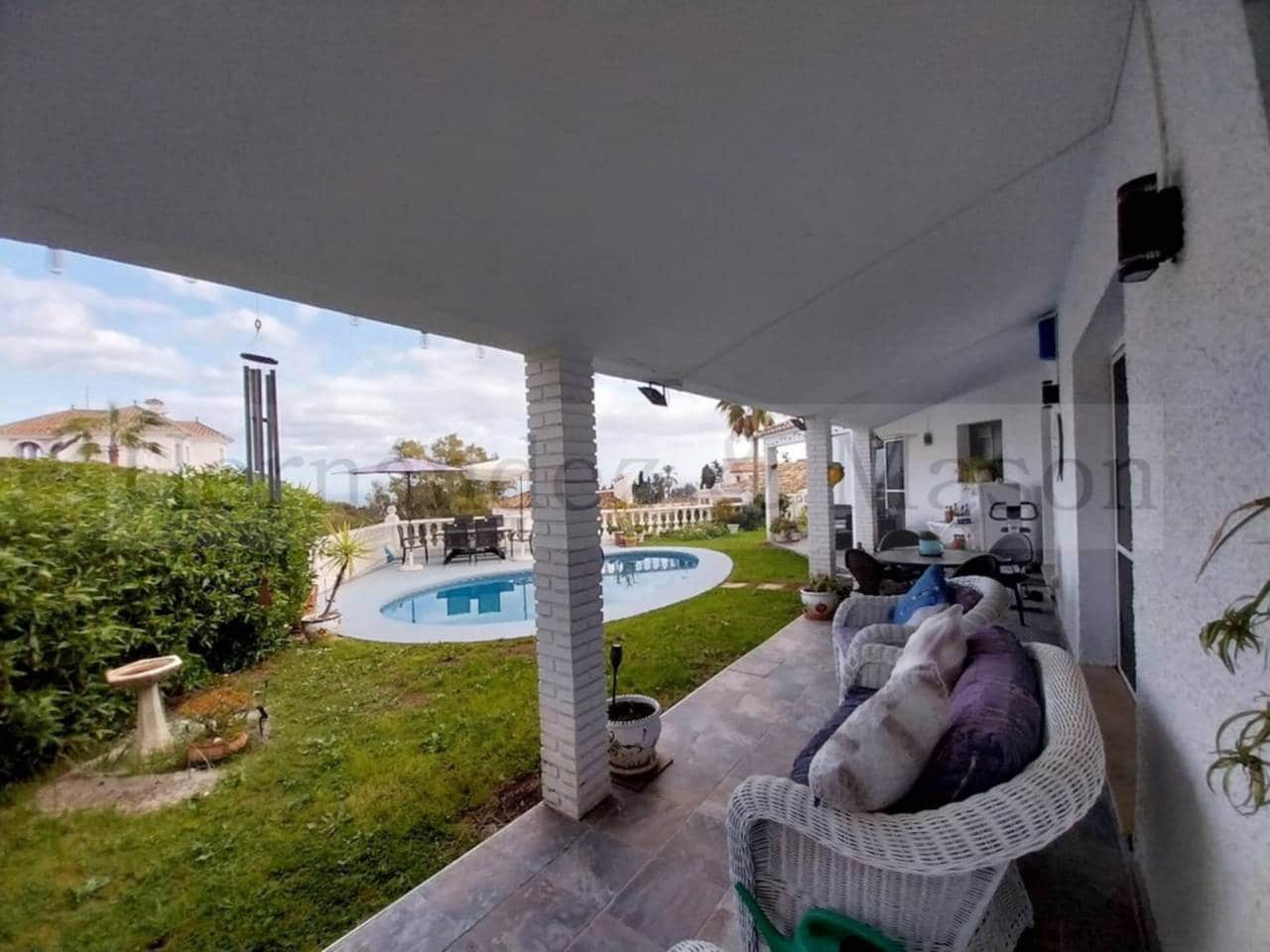 3 bedroom Villa for sale in Benalmadena with pool garage - € 680,000 (Ref: 9651053)