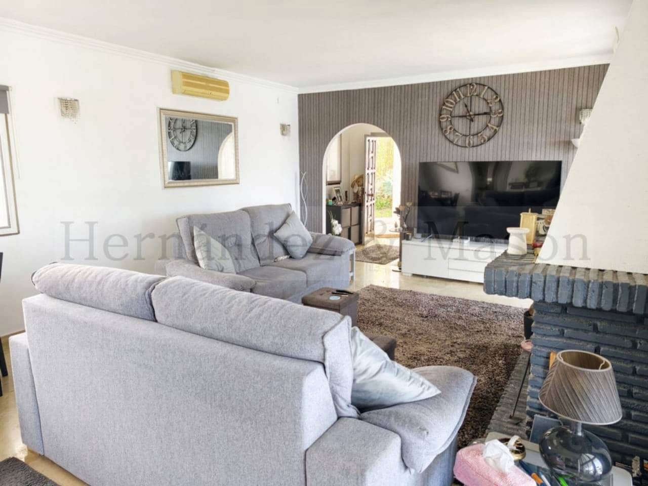 3 sypialnia Willa na sprzedaż w Benalmadena z basenem garażem - 680 000 € (Ref: 9651053)