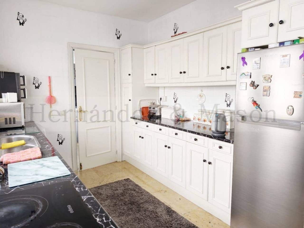 3 sypialnia Willa na sprzedaż w Benalmadena z basenem garażem - 680 000 € (Ref: 9651053)