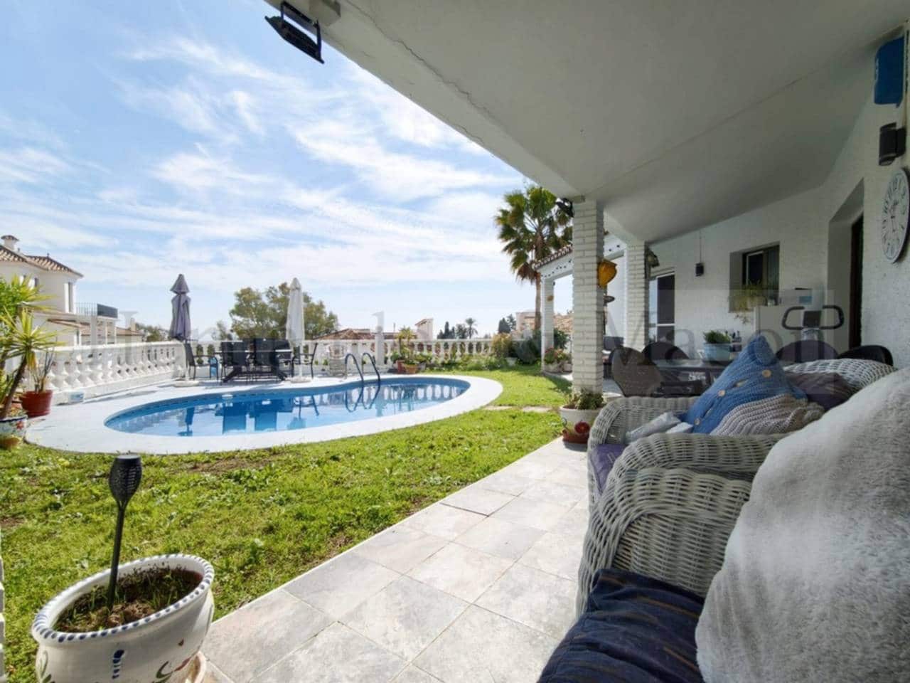 3 sypialnia Willa na sprzedaż w Benalmadena z basenem garażem - 680 000 € (Ref: 9651053)