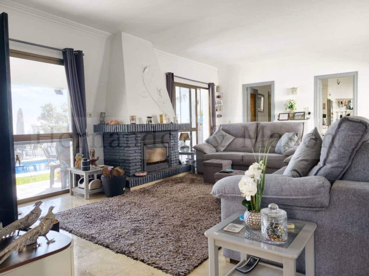 3 sypialnia Willa na sprzedaż w Benalmadena z basenem garażem - 680 000 € (Ref: 9651053)