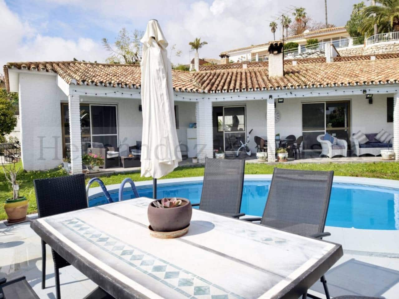 3 sypialnia Willa na sprzedaż w Benalmadena z basenem garażem - 680 000 € (Ref: 9651053)