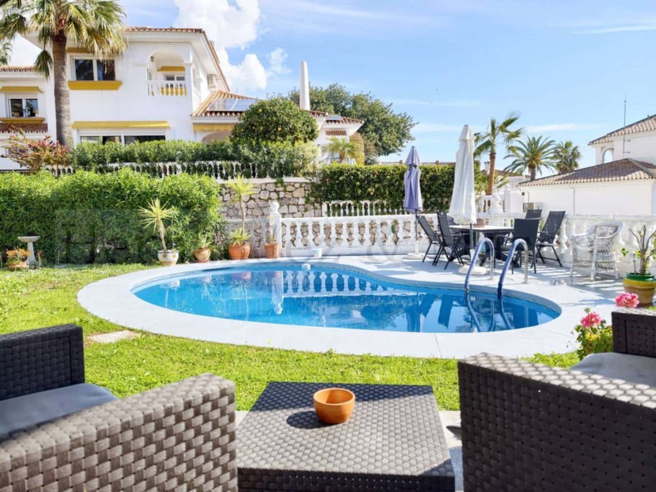 3 sypialnia Willa na sprzedaż w Benalmadena z basenem garażem - 680 000 € (Ref: 9651053)