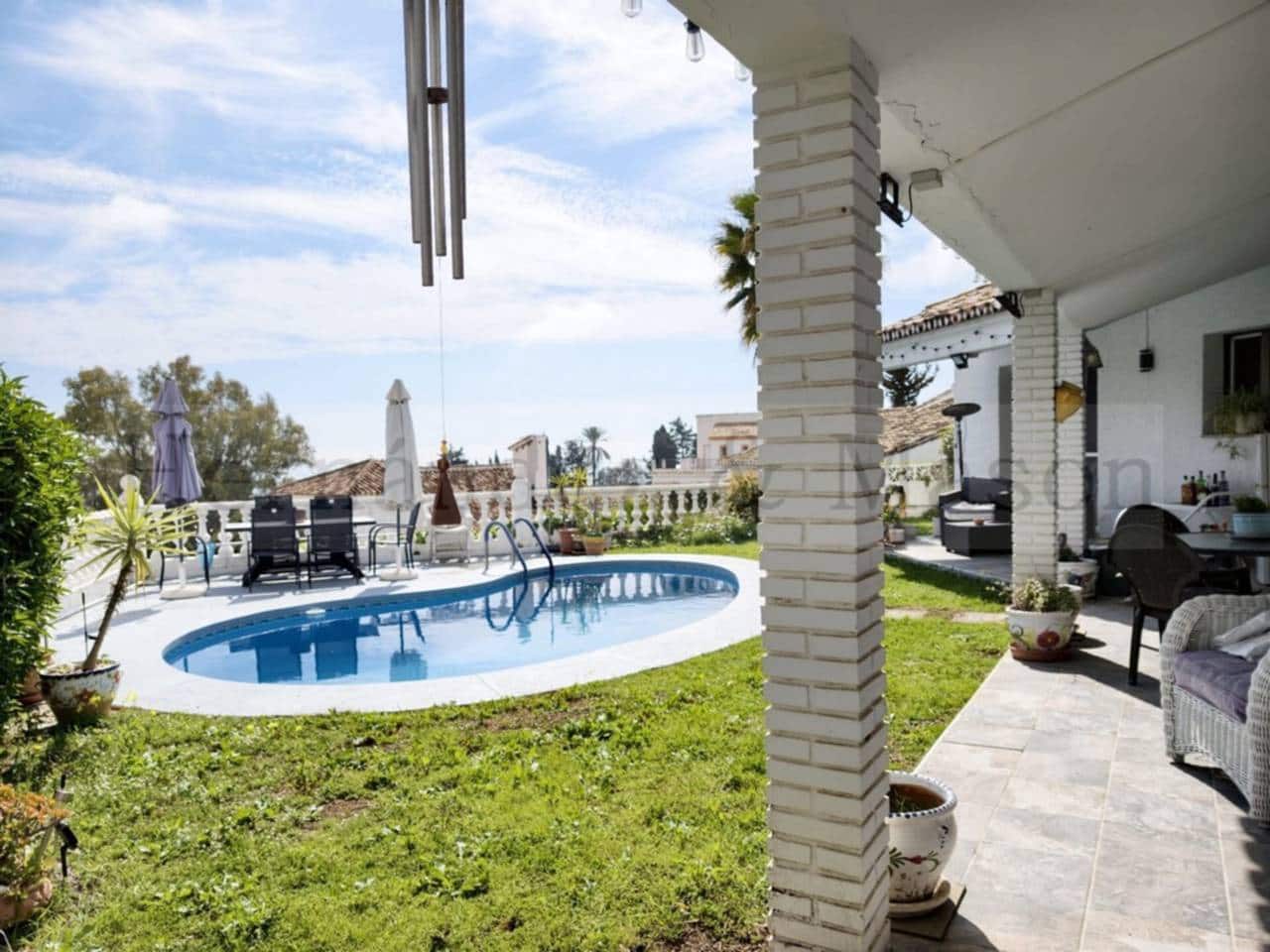 3 sypialnia Willa na sprzedaż w Benalmadena z basenem garażem - 680 000 € (Ref: 9651053)