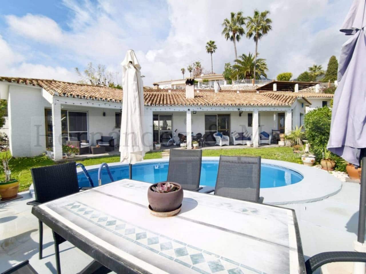 3 sypialnia Willa na sprzedaż w Benalmadena z basenem garażem - 680 000 € (Ref: 9651053)