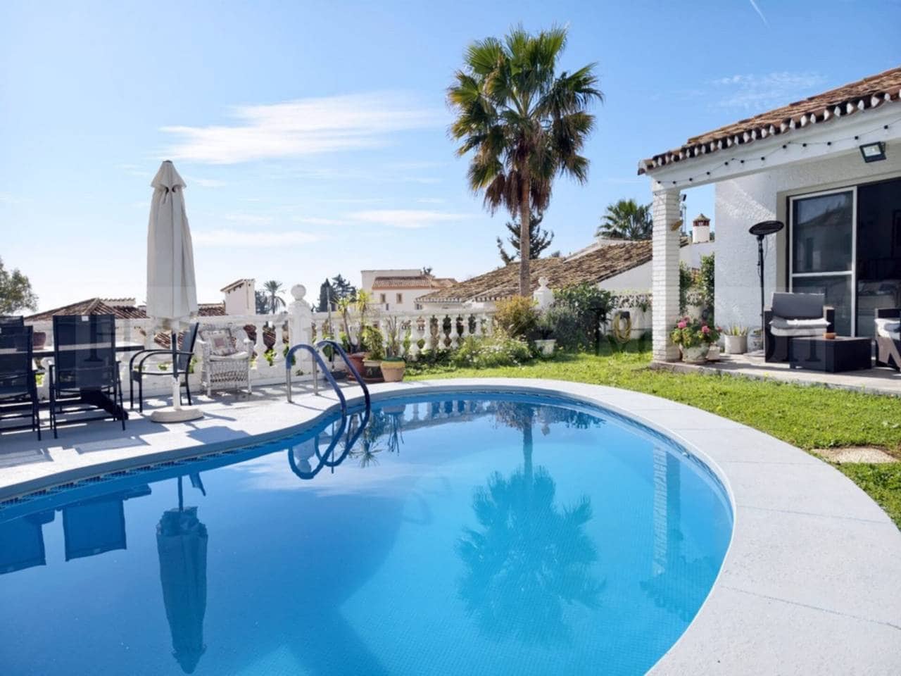 3 sypialnia Willa na sprzedaż w Benalmadena z basenem garażem - 680 000 € (Ref: 9651053)