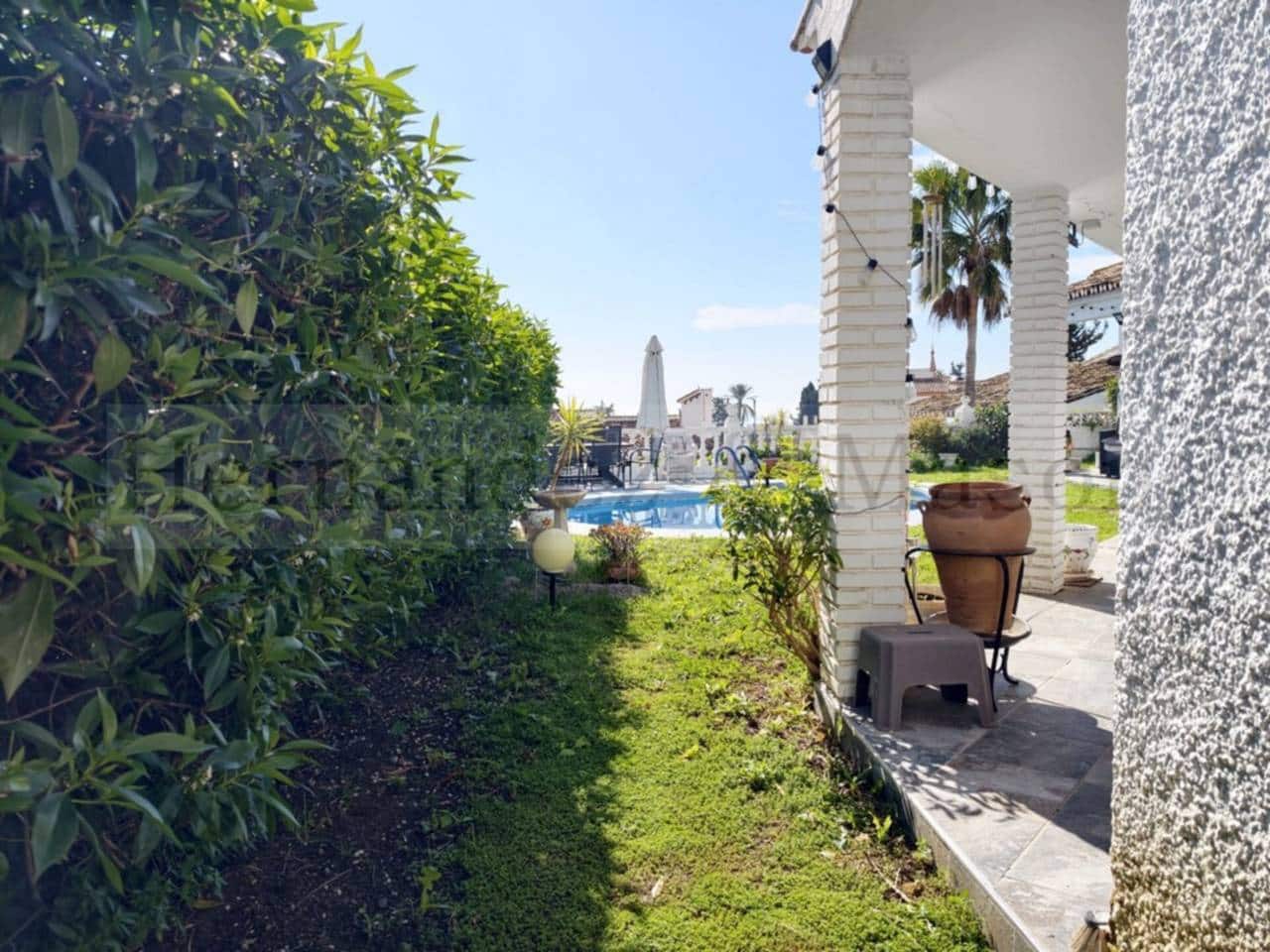 3 sypialnia Willa na sprzedaż w Benalmadena z basenem garażem - 680 000 € (Ref: 9651053)