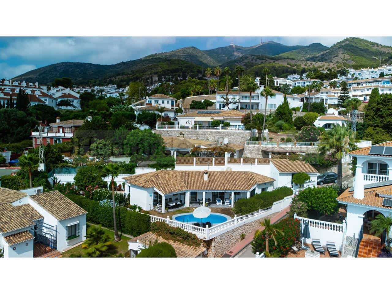 3 soverom Villa til salgs i Benalmadena med svømmebasseng garasje - € 649 000 (Ref: 9651053)