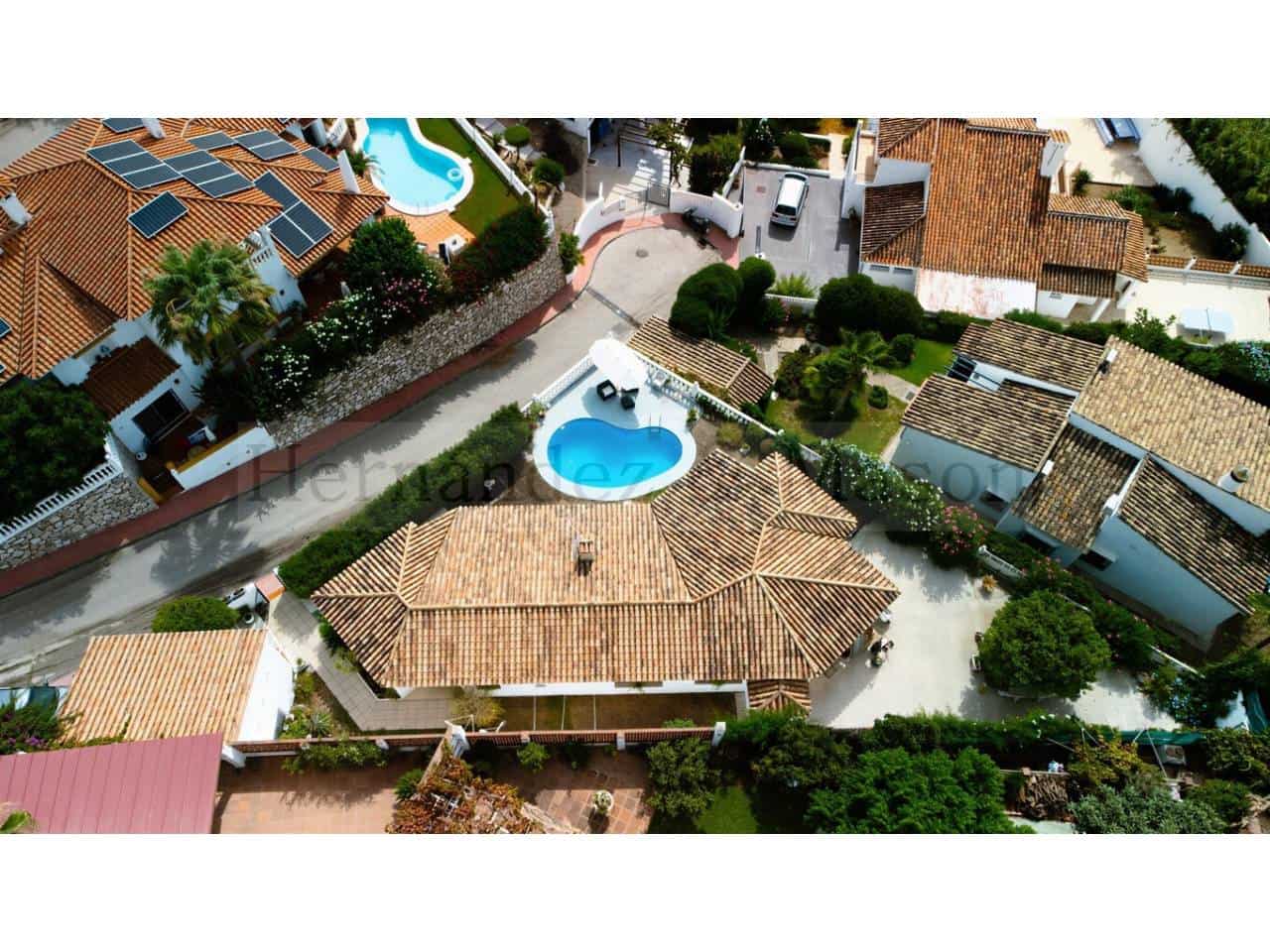 3 soverom Villa til salgs i Benalmadena med svømmebasseng garasje - € 649 000 (Ref: 9651053)