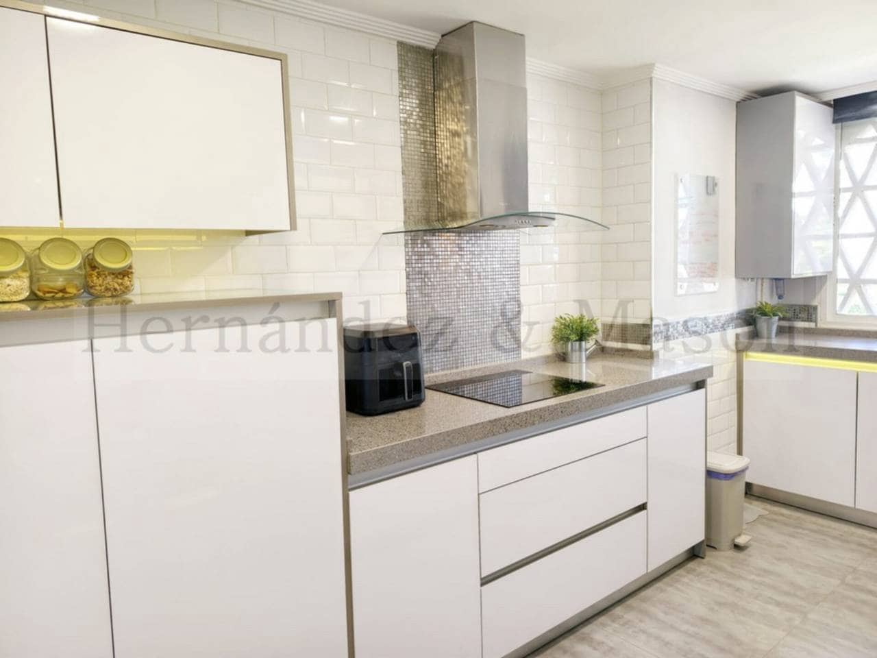 3 bedroom Flat for sale in Torremolinos with pool garage - € 460,000 (Ref: 9720999)