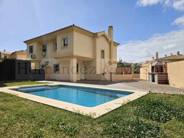 3 soveværelse Rækkehus til salg i Los Pacos, Fuengirola med swimmingpool garage - € 750.000 (Ref: 9731570)