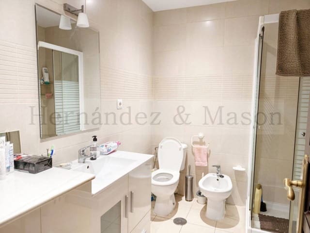Piso de 2 habitaciones en Benalmádena en venta con piscina garaje - 275.000 € (Ref: 9772601)