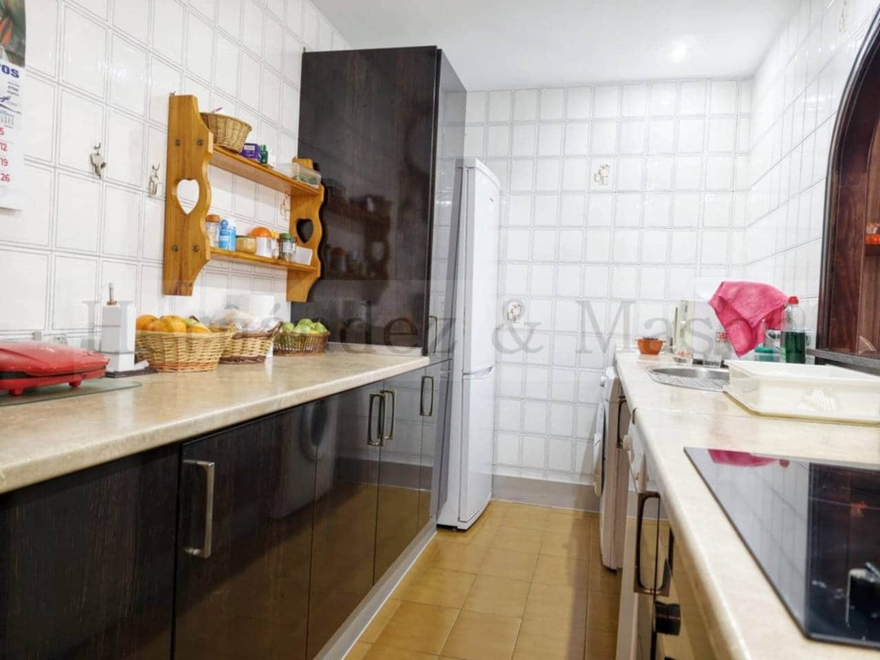 2 bedroom Flat for sale in Benalmadena with pool garage - € 275,000 (Ref: 9772601)