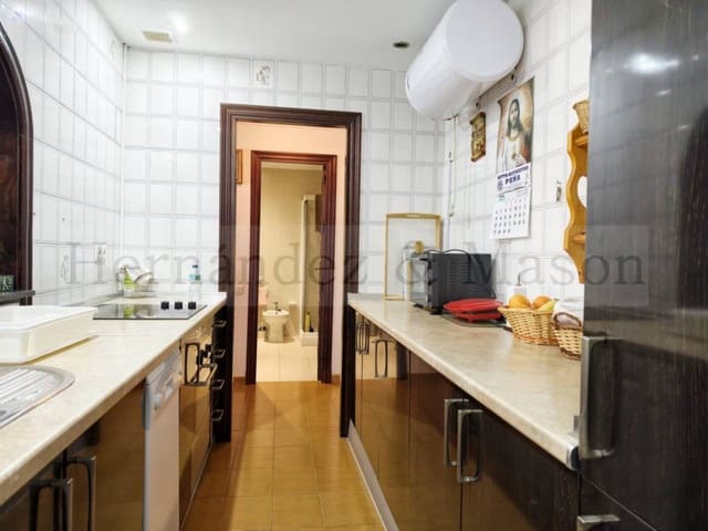 Piso de 2 habitaciones en Benalmádena en venta con piscina garaje - 275.000 € (Ref: 9772601)