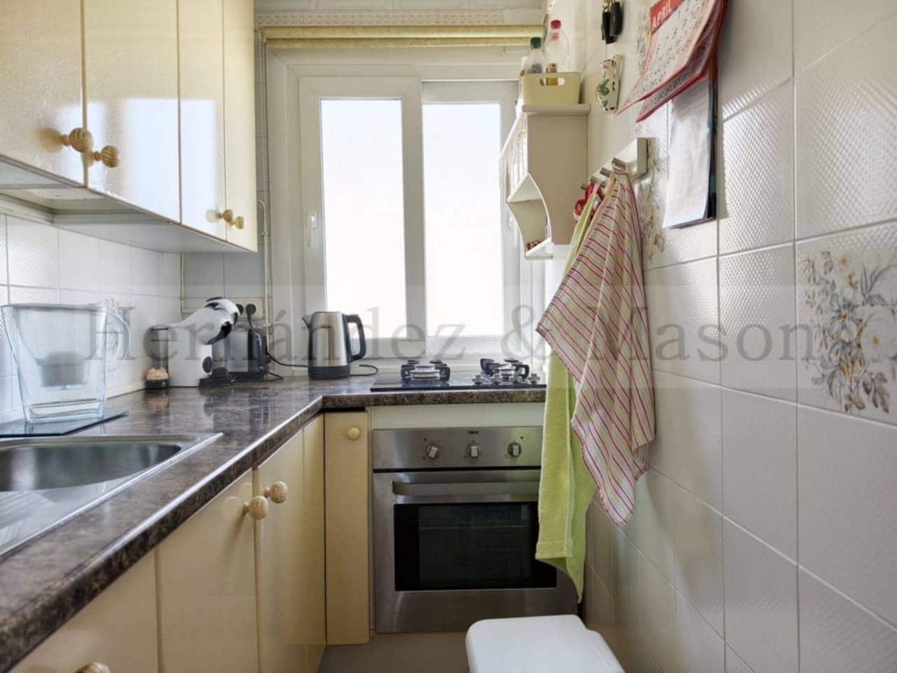 2 bedroom Flat for sale in Benalmadena with pool garage - € 280,000 (Ref: 9788076)