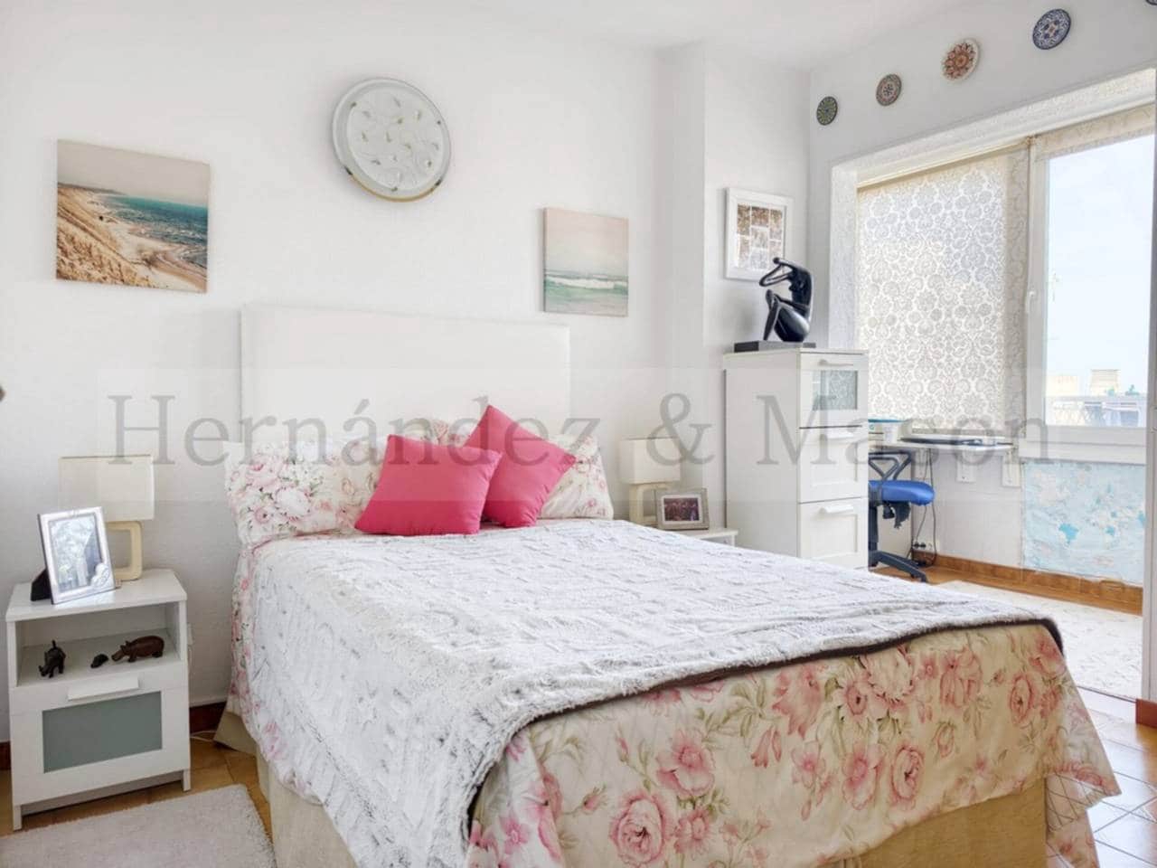 2 bedroom Flat for sale in Benalmadena with pool garage - € 280,000 (Ref: 9788076)