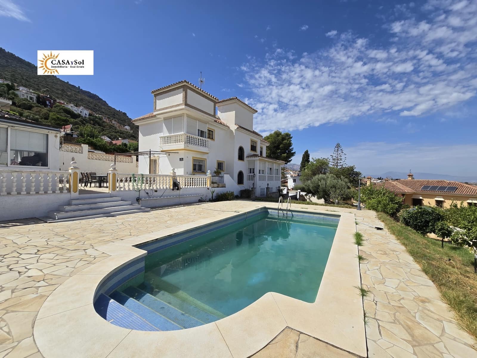 7 sovrum Hus till salu i Alhaurin de la Torre med pool garage - 879 000 € (Ref: 9274734)