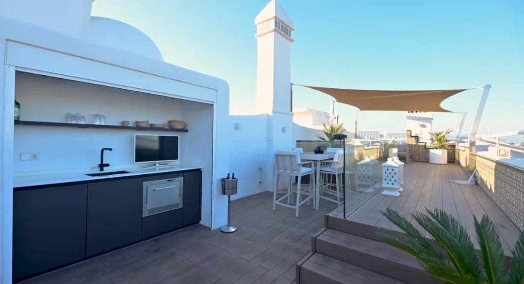 4 soverom Penthouse til salgs i Benalmadena med svømmebasseng garasje - € 1 975 000 (Ref: 9278373)