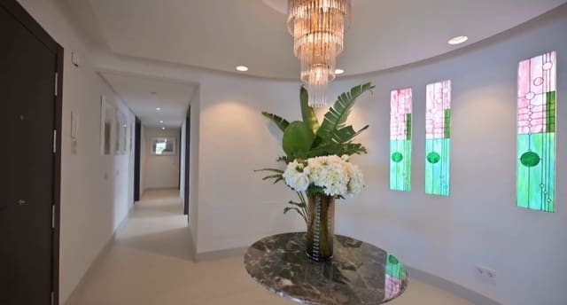 4 soverom Penthouse til salgs i Puerto Marina, Benalmádena med svømmebasseng garasje - € 1 975 000 (Ref: 9278373)