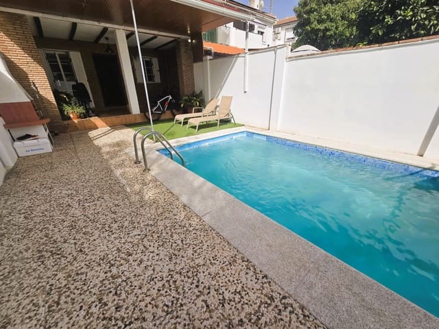 Adosado de 3 habitaciones en Alhaurín de la Torre en venta con piscina garaje - 439.000 € (Ref: 9278535)