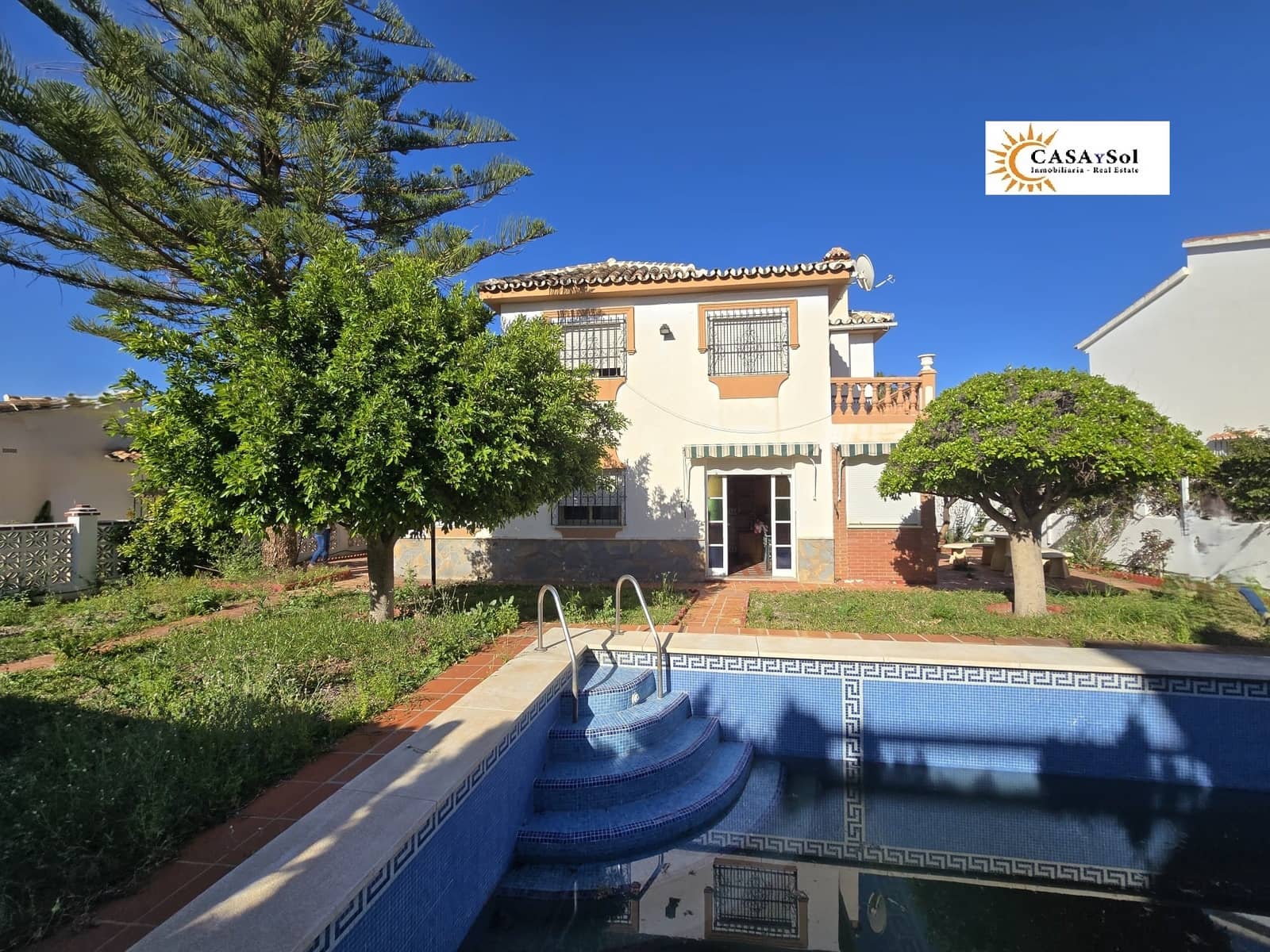 5 slaapkamer Huis te koop in Alhaurin de la Torre met zwembad garage - € 635.000 (Ref: 9282705)