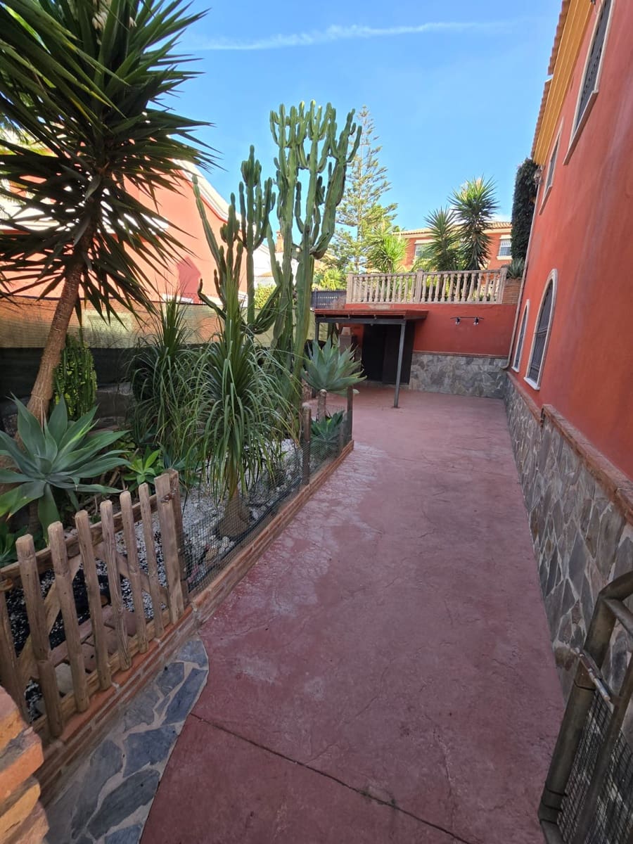 6 soveværelse Villa til salg i Alhaurin de la Torre med swimmingpool garage - € 985.000 (Ref: 9308986)