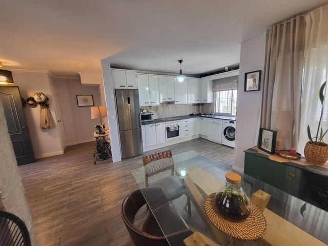 4 makuuhuone Paritalo myytävänä paikassa Churriana, Málaga kaupunki mukana 
autotalli - 425 000 € (Ref: 9309000)