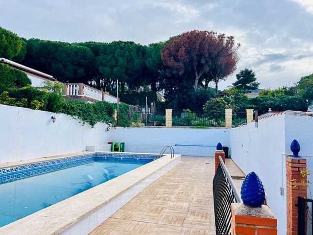 4 soveværelse Villa til salg i Alhaurín de la Torre med swimmingpool garage - € 536.000 (Ref: 9314247)