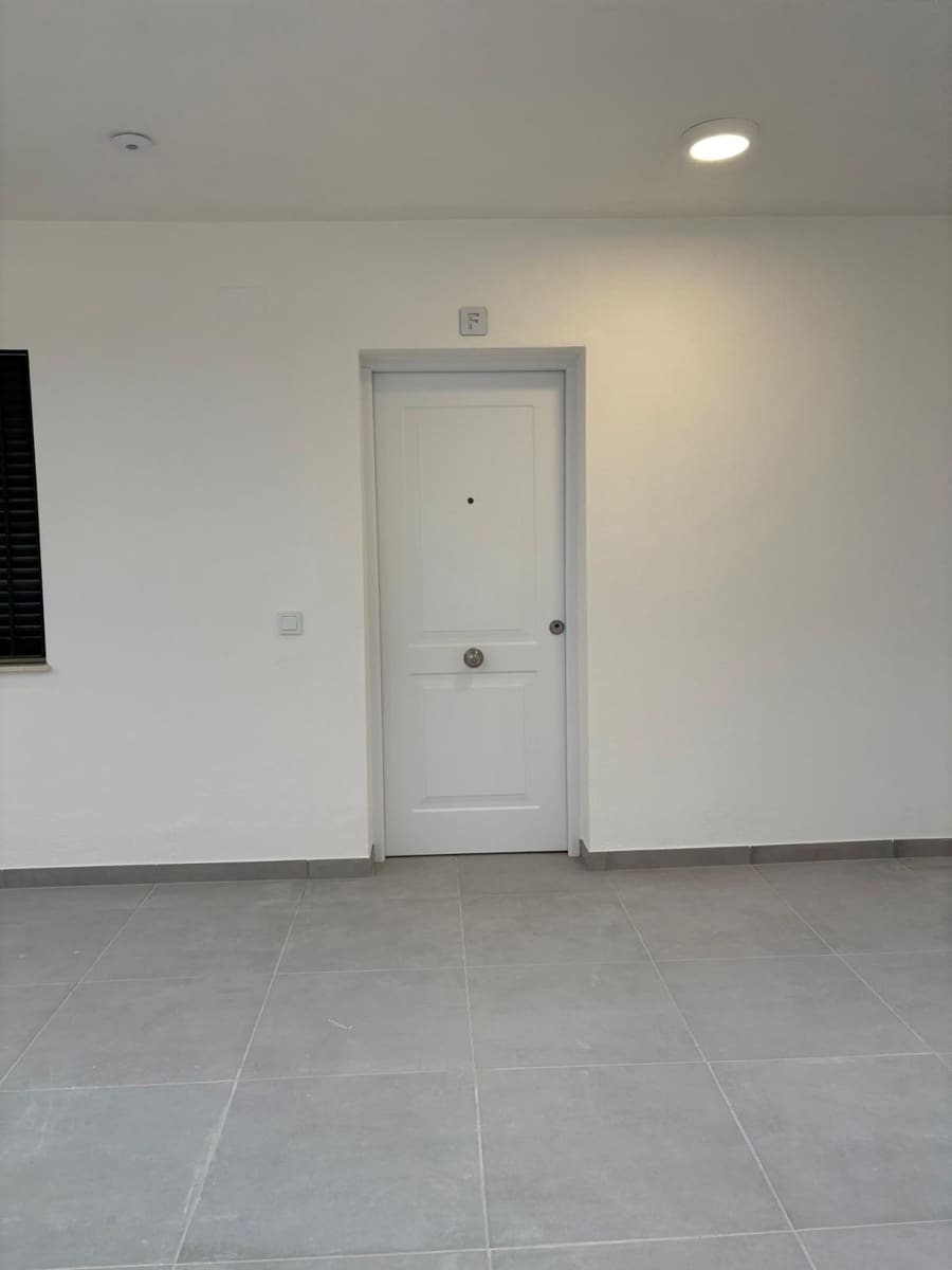 1 sypialnia Apartament na sprzedaż w Miasto Malaga z basenem garażem - 265 000 € (Ref: 9325605)