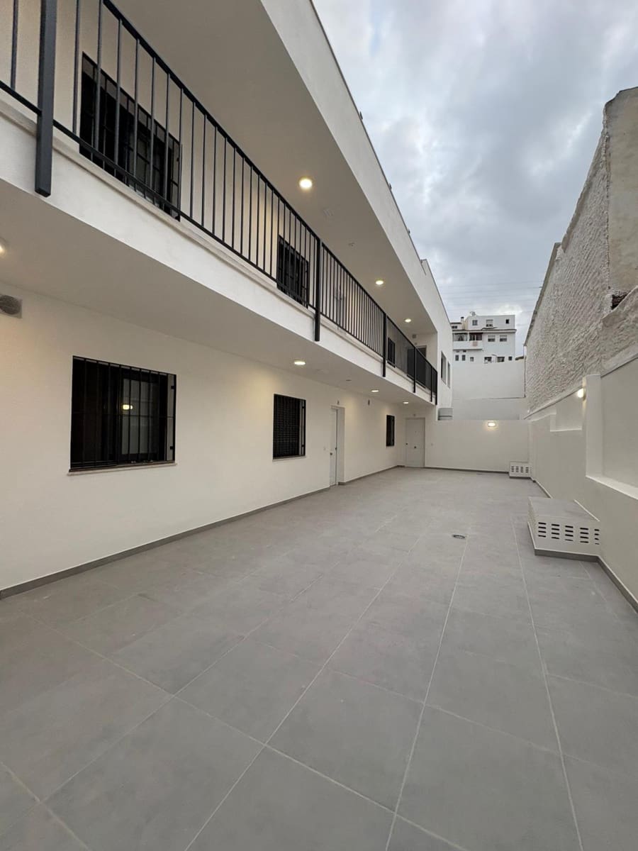 1 sypialnia Apartament na sprzedaż w Miasto Malaga z basenem garażem - 265 000 € (Ref: 9325605)