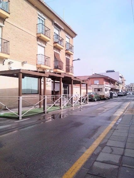 Commercial for sale in La Zubia - € 75,000 (Ref: 6160073)
