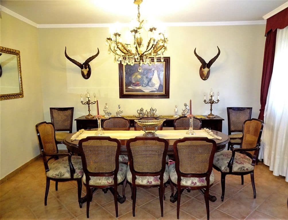 5 soveværelse Villa til salg i Cullar Vega med swimmingpool garage - € 535.000 (Ref: 6160184)