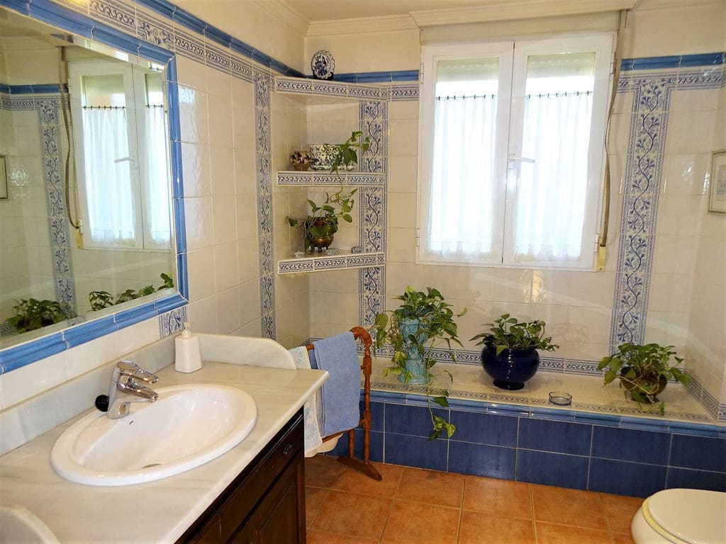 5 soveværelse Villa til salg i Cullar Vega med swimmingpool garage - € 535.000 (Ref: 6160184)