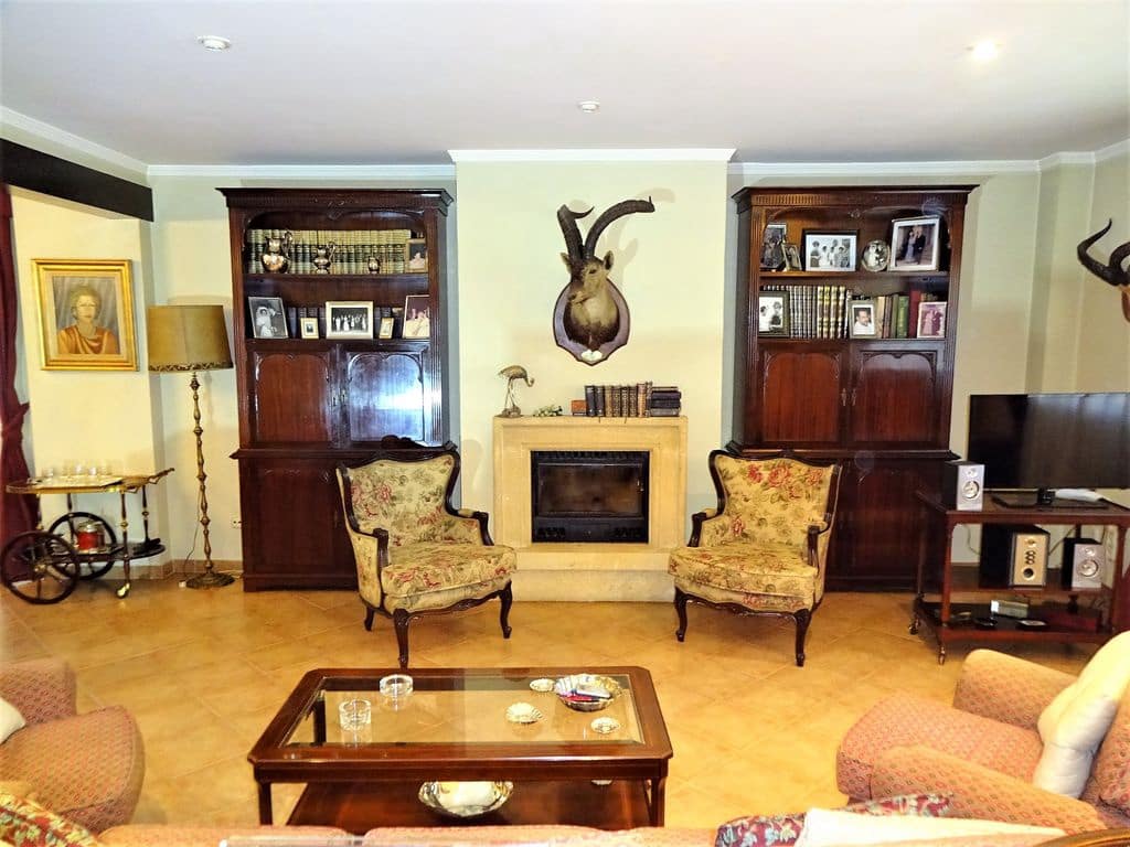 5 soveværelse Villa til salg i Cullar Vega med swimmingpool garage - € 535.000 (Ref: 6160184)