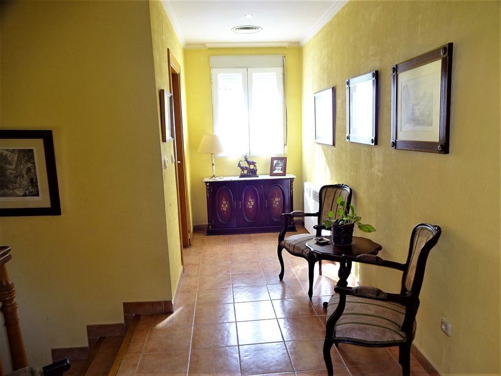 5 soveværelse Villa til salg i Cullar Vega med swimmingpool garage - € 535.000 (Ref: 6160184)