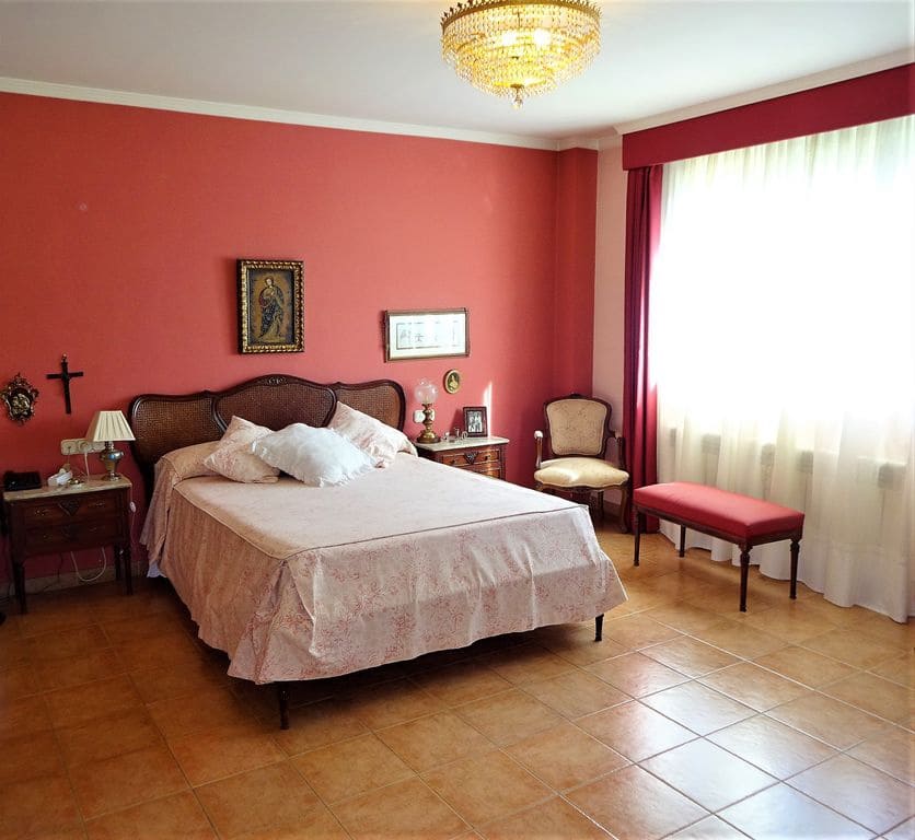 5 soveværelse Villa til salg i Cullar Vega med swimmingpool garage - € 535.000 (Ref: 6160184)