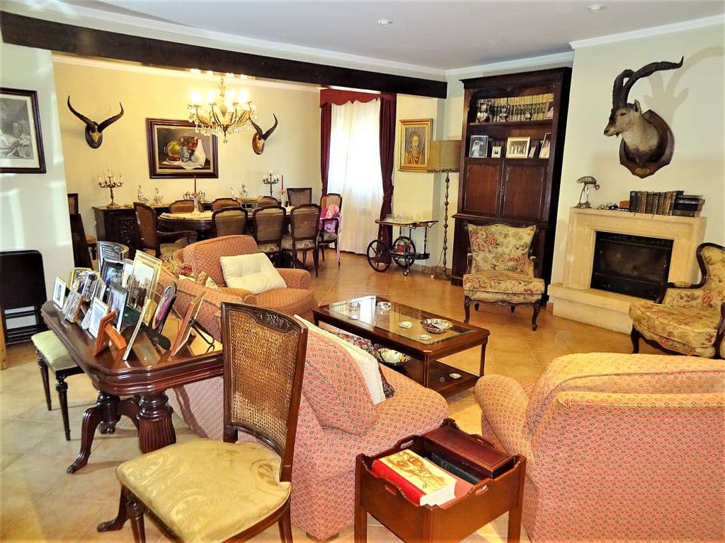 5 soveværelse Villa til salg i Cullar Vega med swimmingpool garage - € 535.000 (Ref: 6160184)