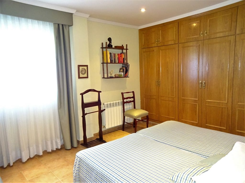 5 soveværelse Villa til salg i Cullar Vega med swimmingpool garage - € 535.000 (Ref: 6160184)