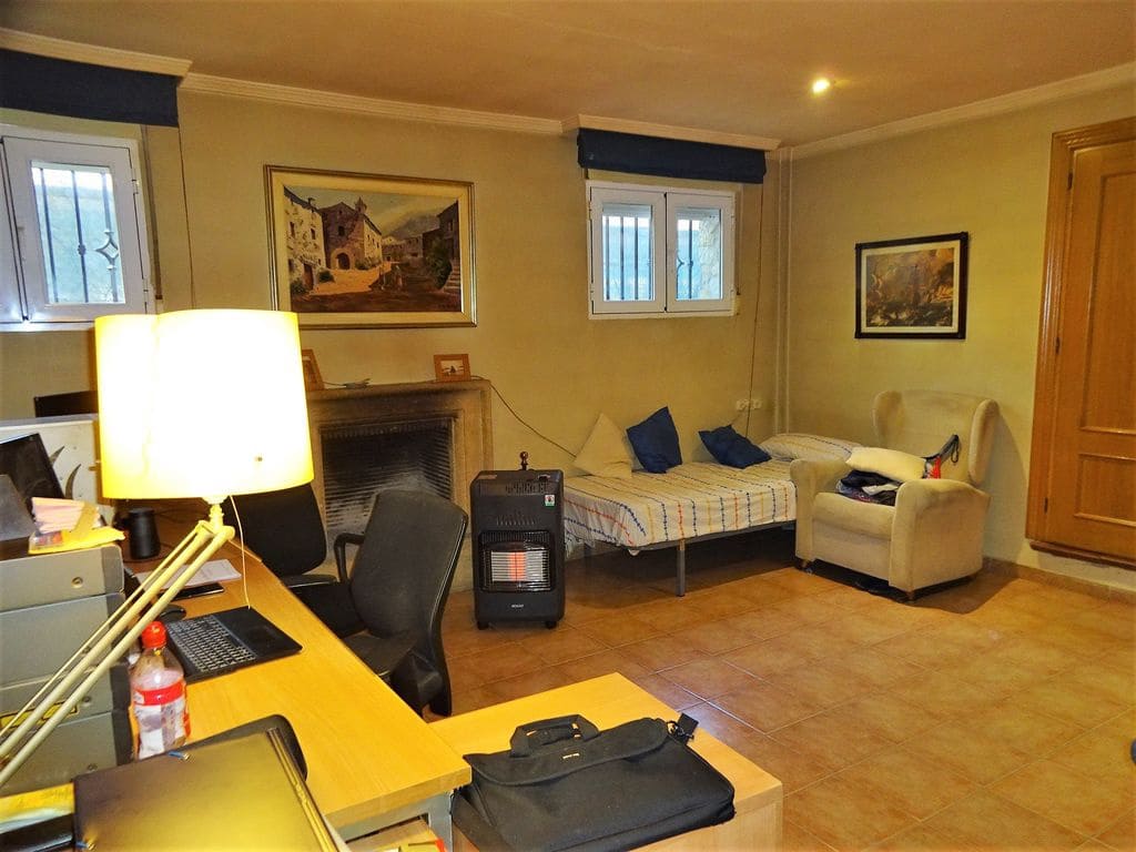 5 soveværelse Villa til salg i Cullar Vega med swimmingpool garage - € 535.000 (Ref: 6160184)