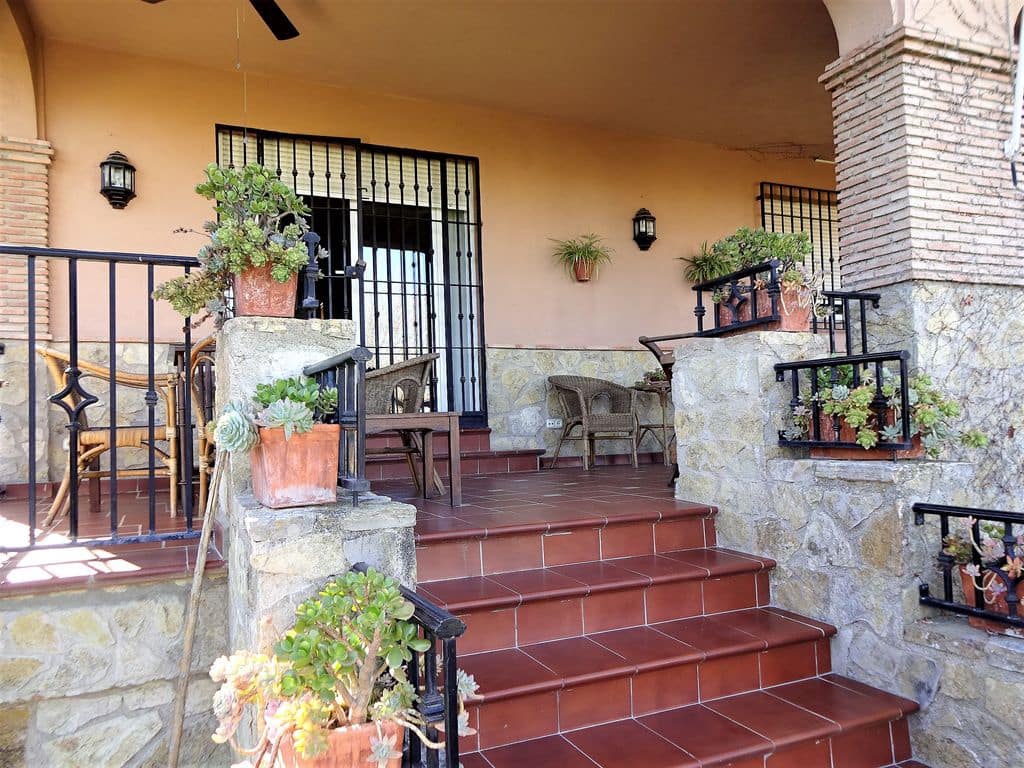 5 soveværelse Villa til salg i Cullar Vega med swimmingpool garage - € 535.000 (Ref: 6160184)