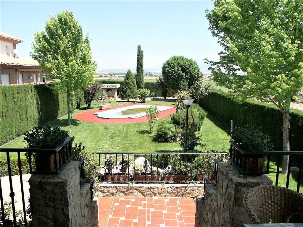 5 soveværelse Villa til salg i Cullar Vega med swimmingpool garage - € 535.000 (Ref: 6160184)