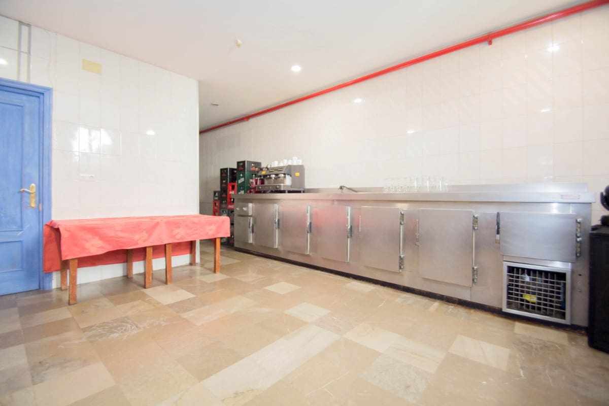 12 soveværelse Guesthouse/B & B til salg i Pinos Genil med garage - € 1.200.000 (Ref: 6720621)