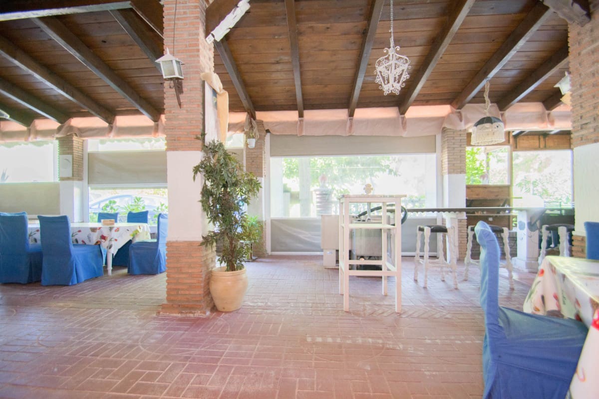 12 soveværelse Guesthouse/B & B til salg i Pinos Genil med garage - € 1.200.000 (Ref: 6720621)