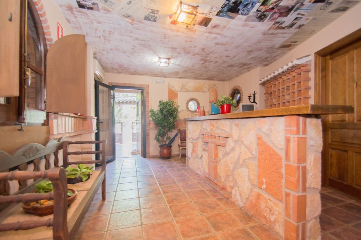 12 soveværelse Guesthouse/B & B til salg i Pinos Genil med garage - € 1.200.000 (Ref: 6720621)