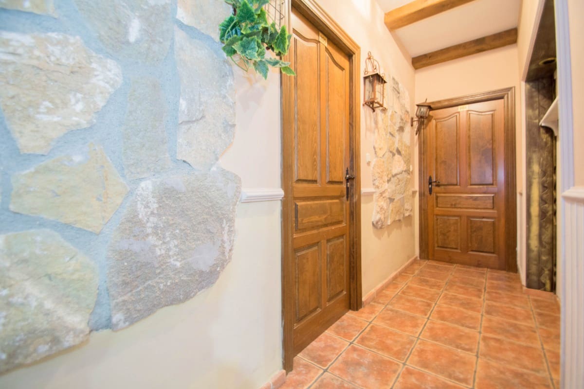 12 soveværelse Guesthouse/B & B til salg i Pinos Genil med garage - € 1.200.000 (Ref: 6720621)